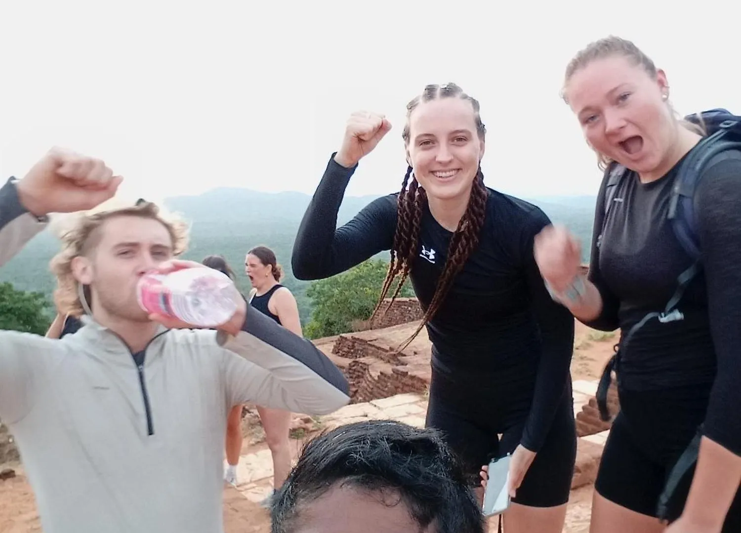 Sigiri Hunter Homestay & Hostel & Guide Room Sigiriya